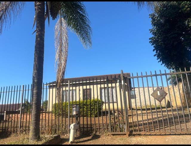 2 BEDROOM FREEHOLD FOR SALE IN COPESVILLE
